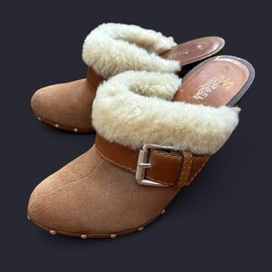 Women's Shearling-Lined Clogs